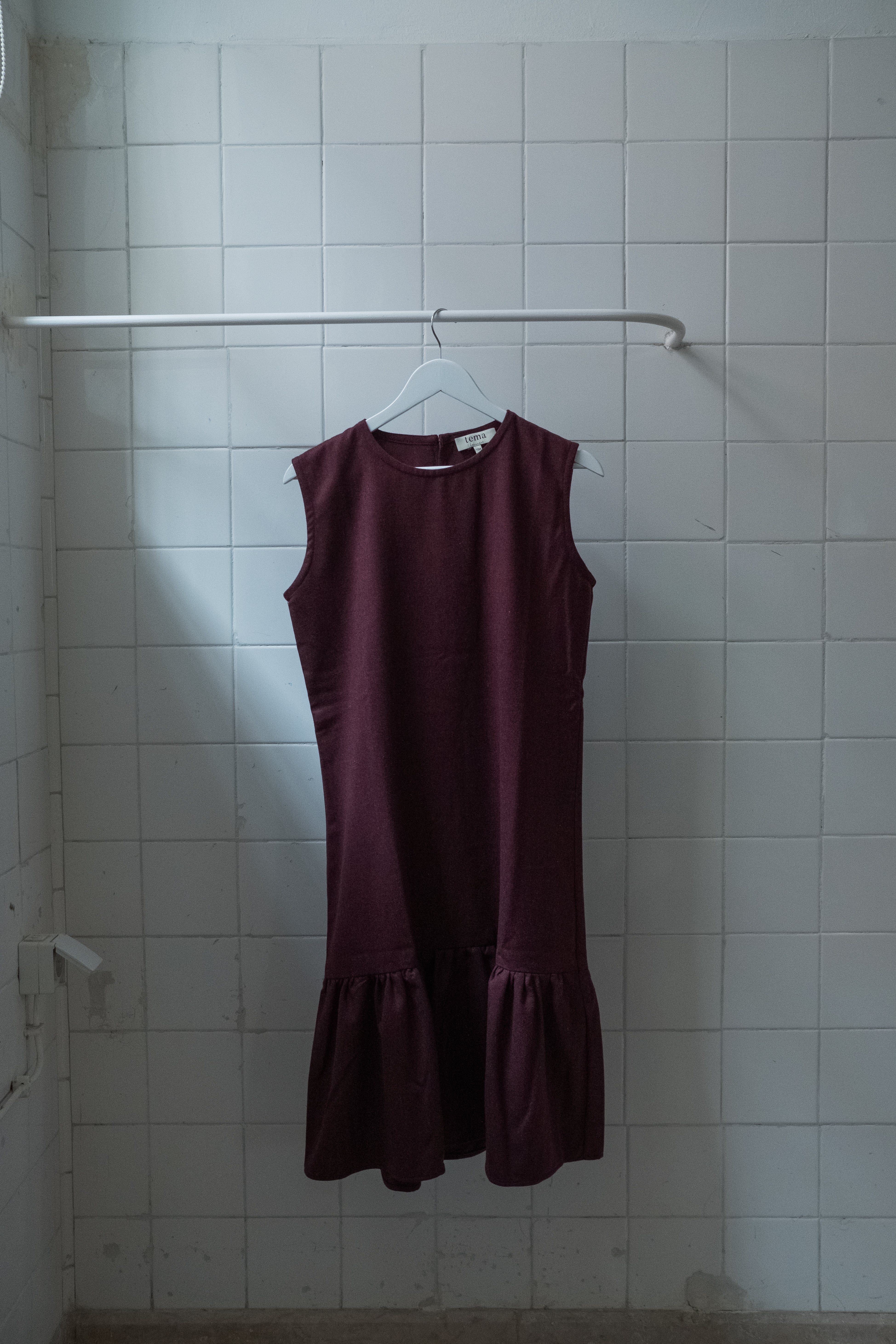 Dress with ruffle