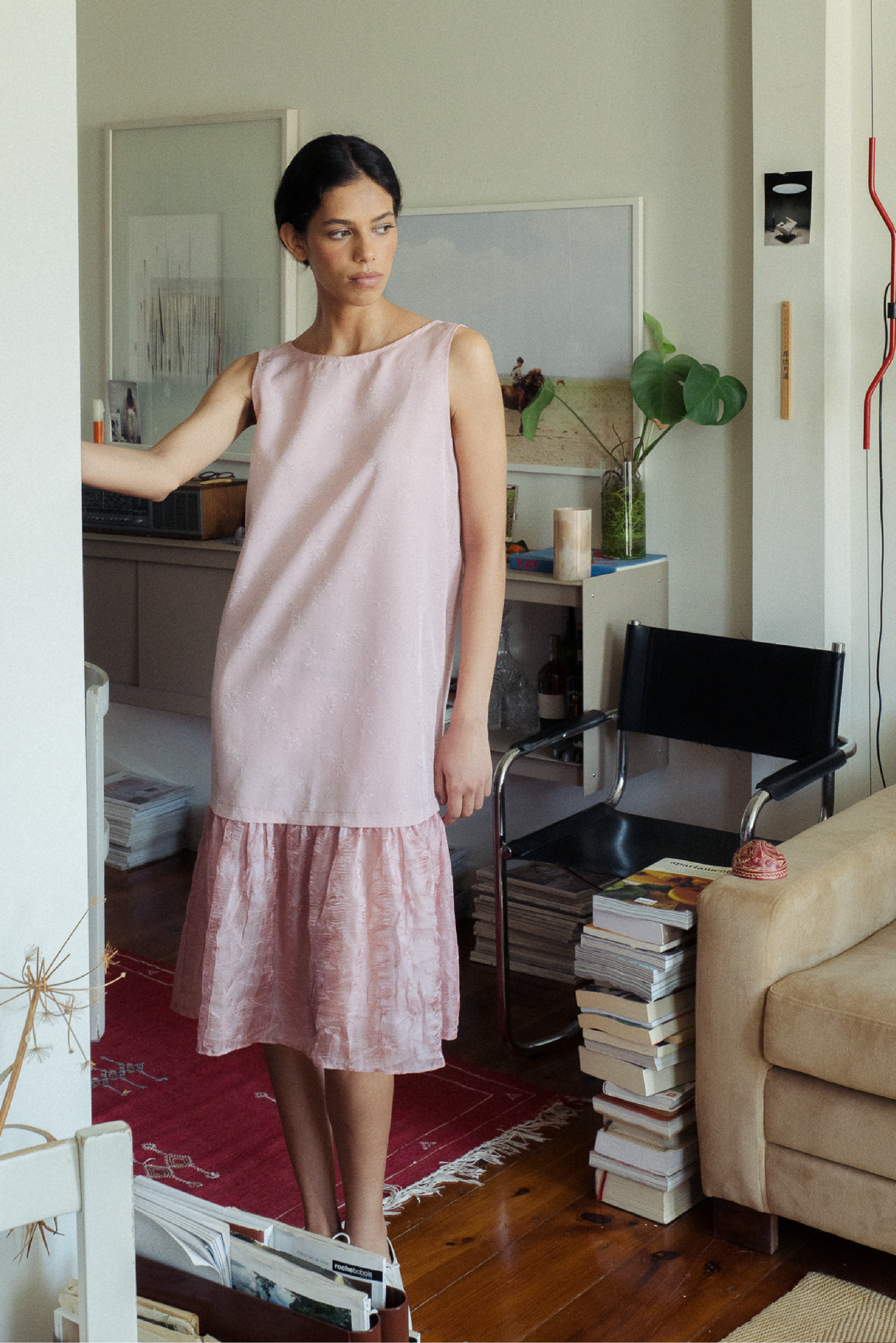Vestido com Folho Rosa