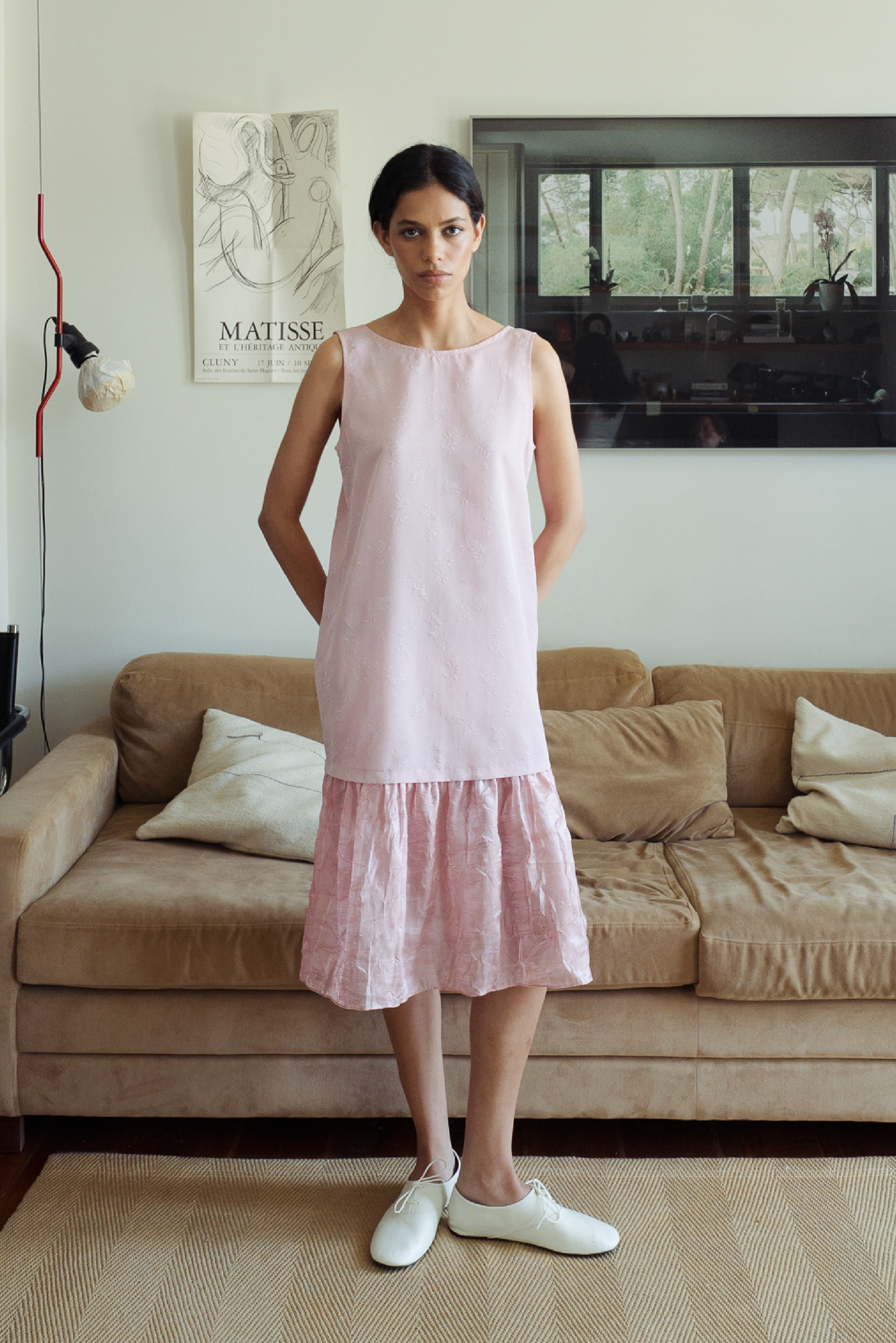 Vestido com Folho Rosa