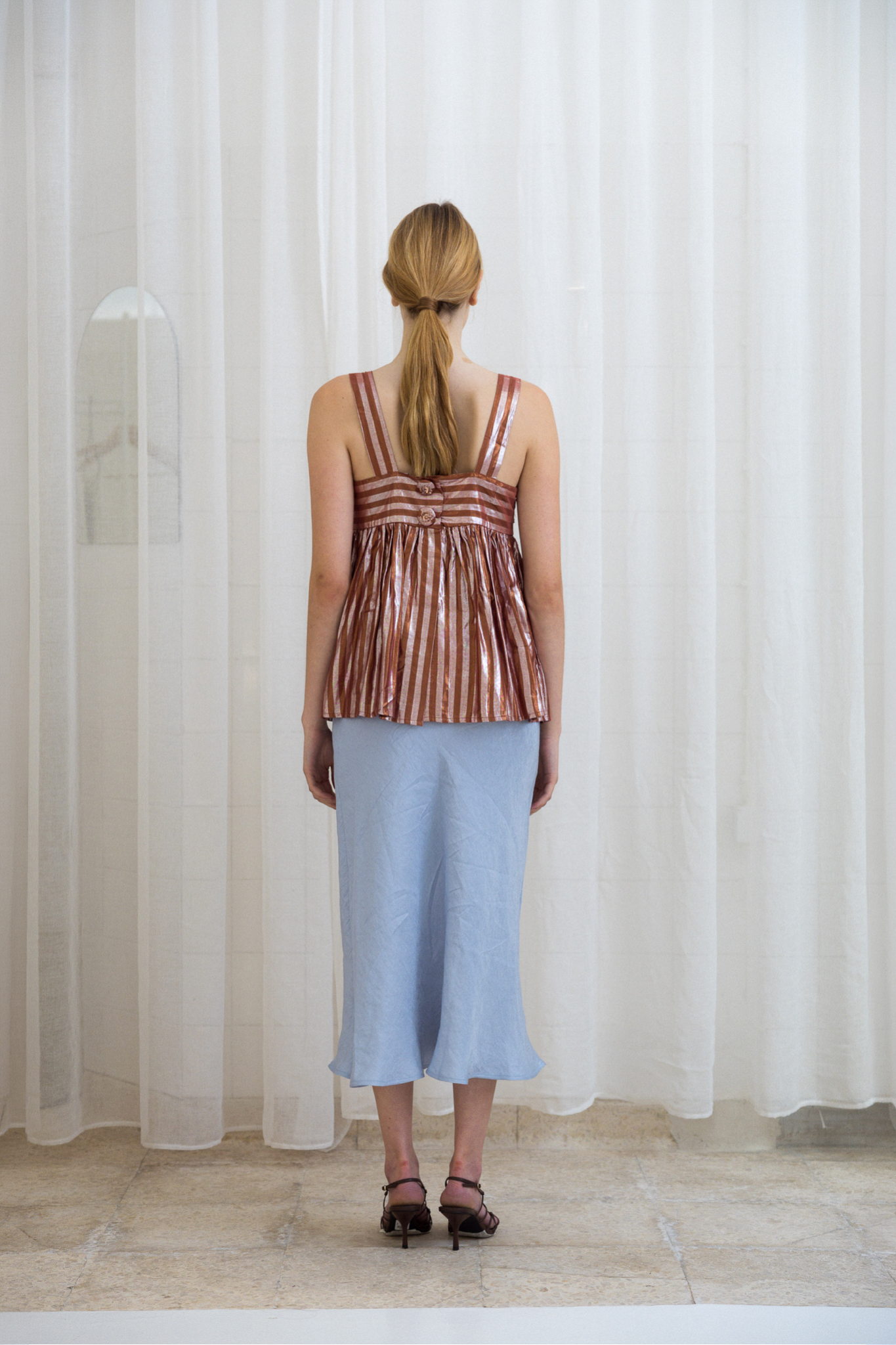 Top Peplum Bordado Castanho e Rosado