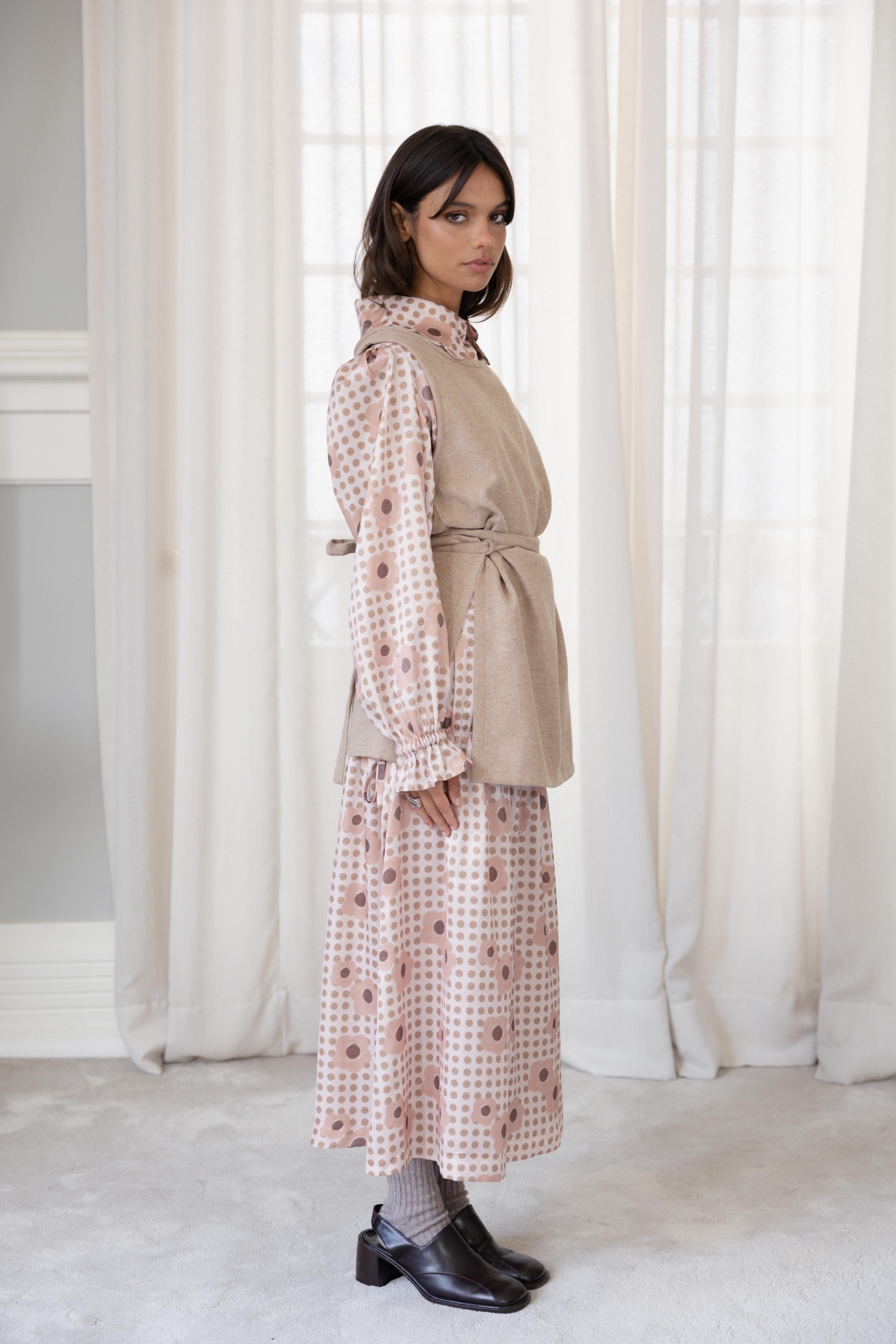 Colete com Cinto Fazenda Bege