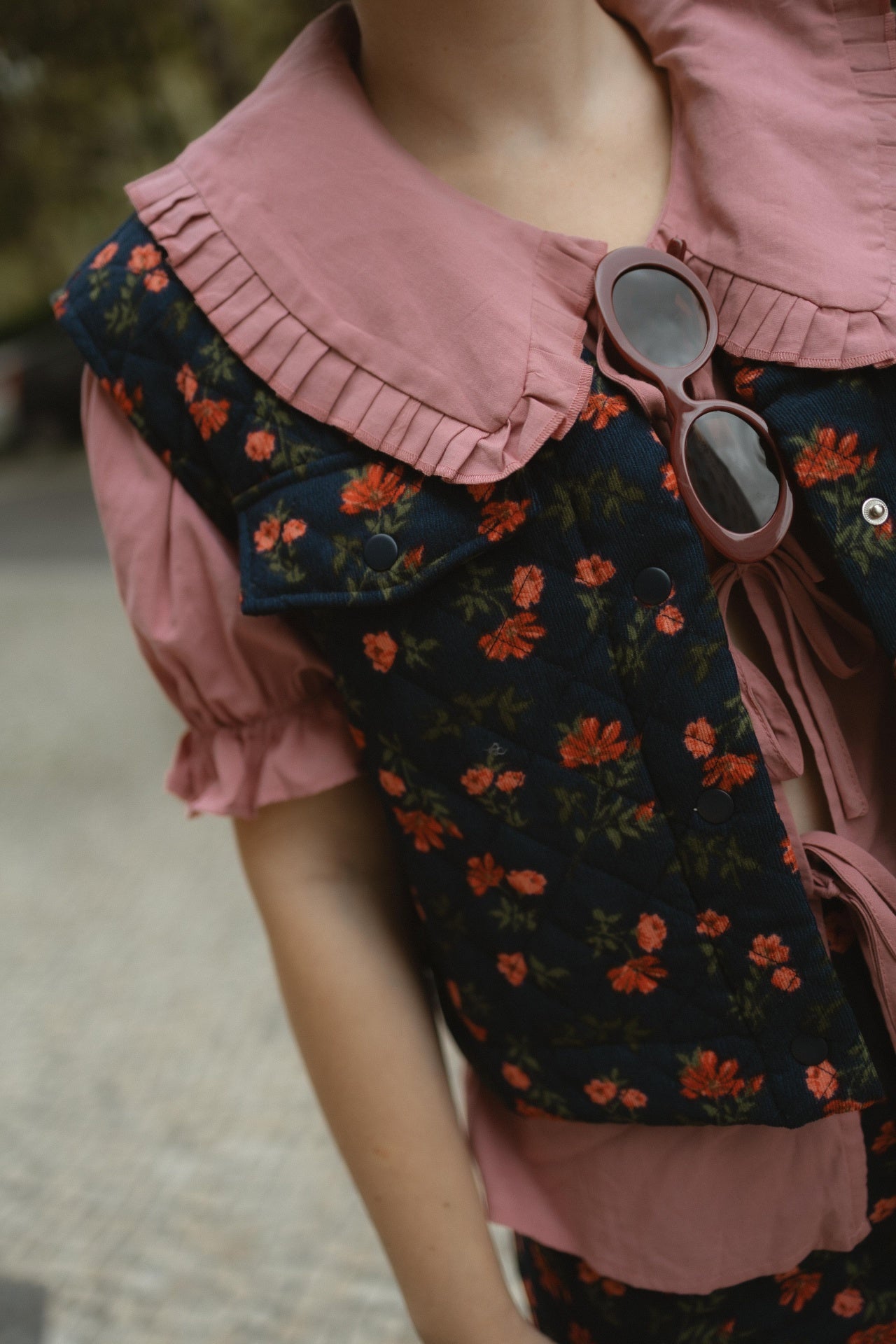 Camisa com Gola e Atilhos Rosa