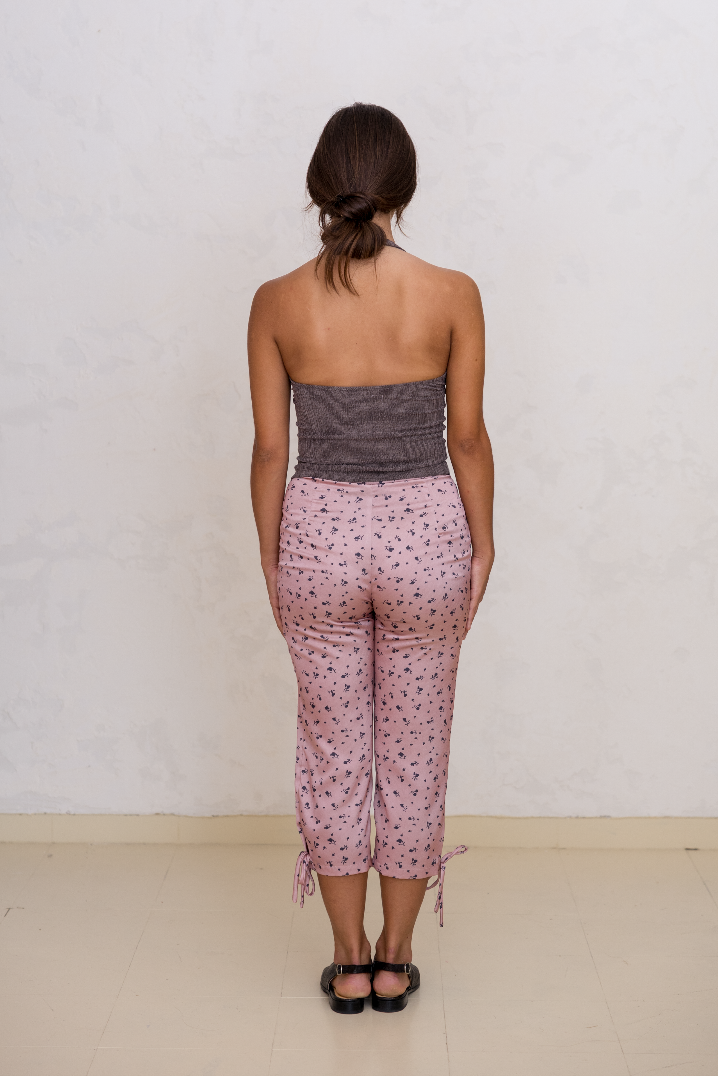Capri Trousers Black Floral