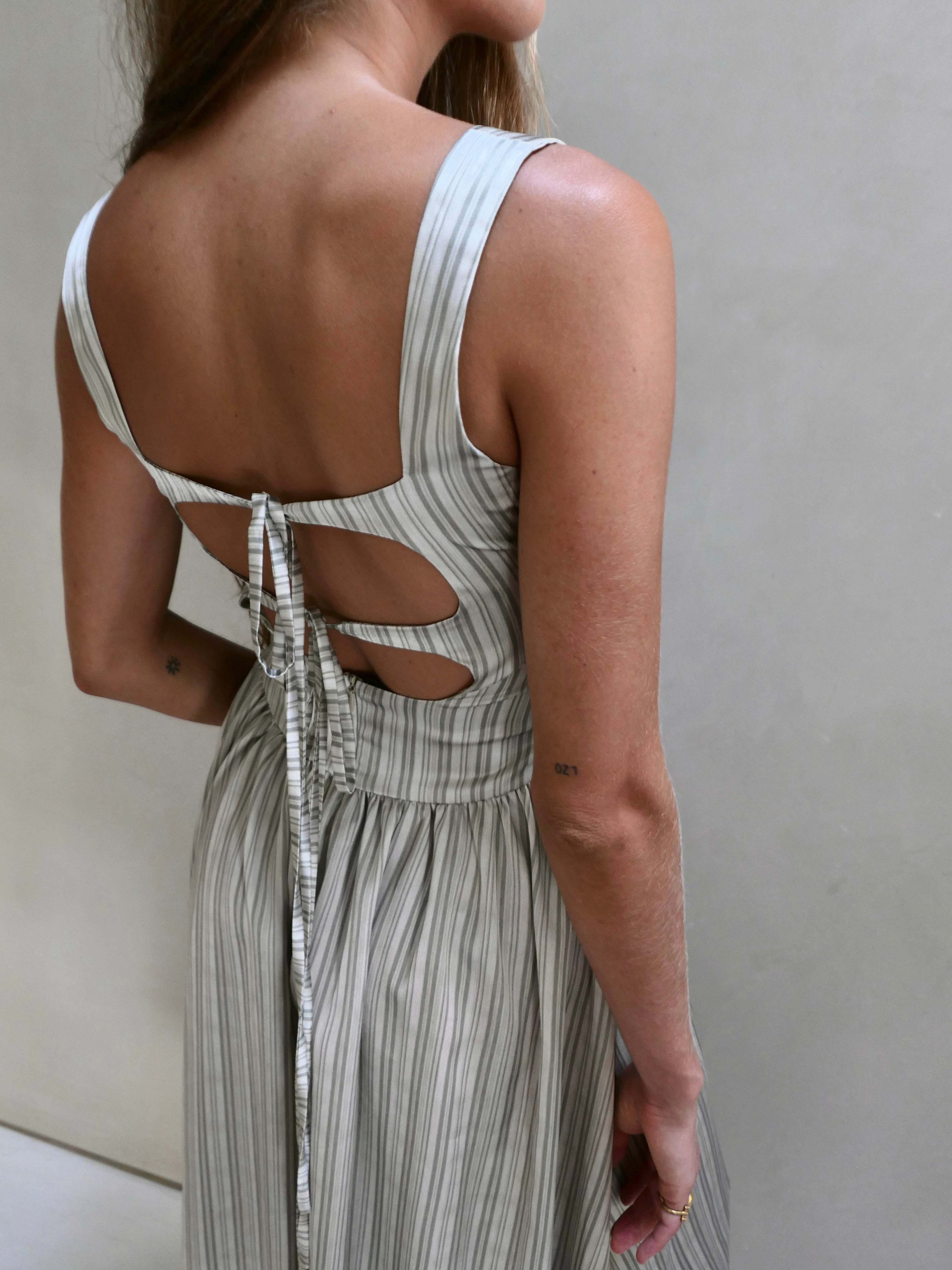 Vestido com Laços Riscas Verdes