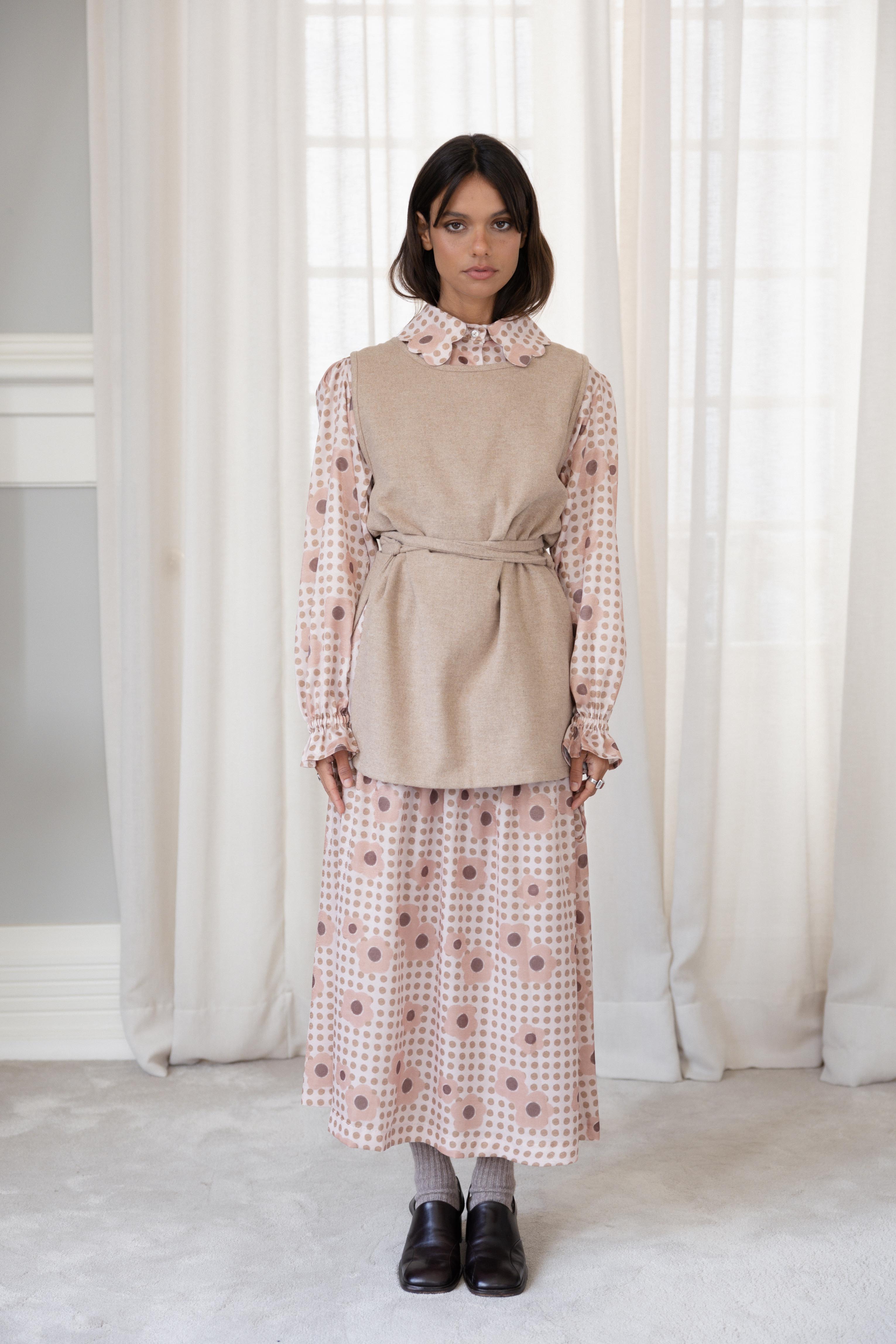 Colete com Cinto Fazenda Bege